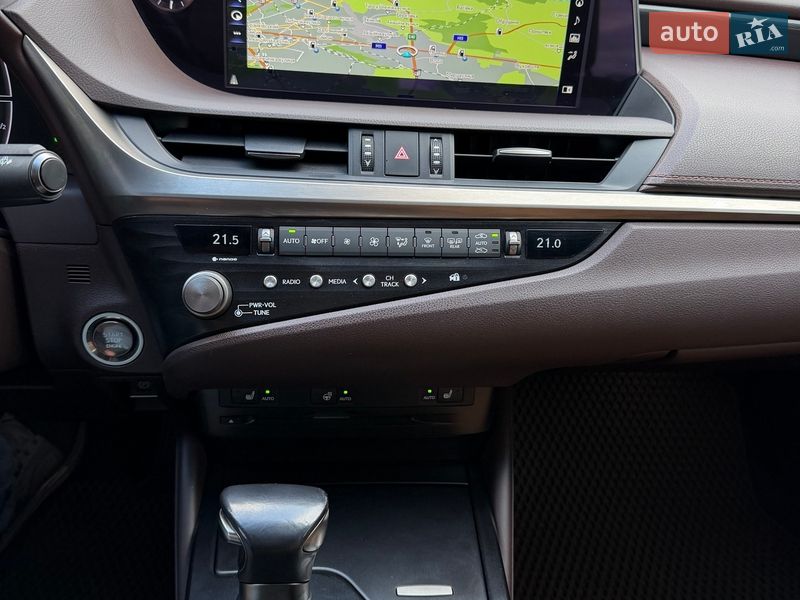 Седан Lexus ES 2020 в Львові