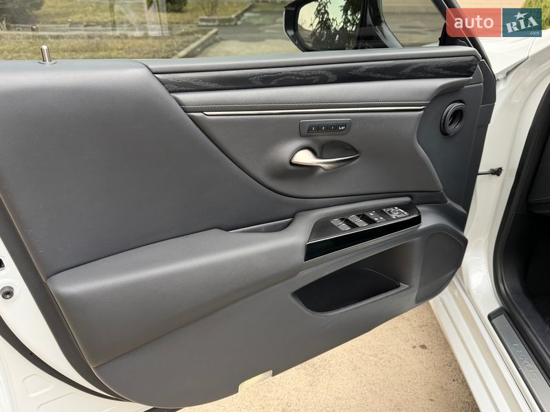 Седан Lexus ES 2022 в Виннице фото 24 Седан Lexus ES 2022 в Виннице