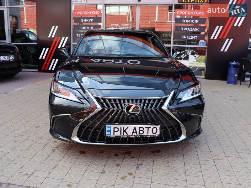 Седан Lexus ES 2022 в Львове