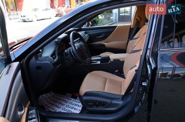 Седан Lexus ES 2022 в Львове
