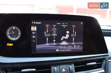 Седан Lexus ES 2022 в Львове
