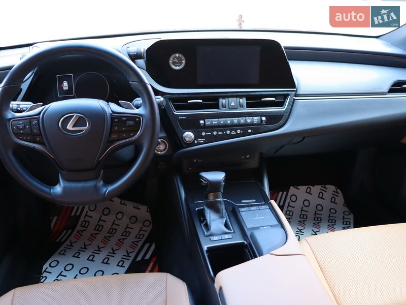 Седан Lexus ES 2022 в Львове