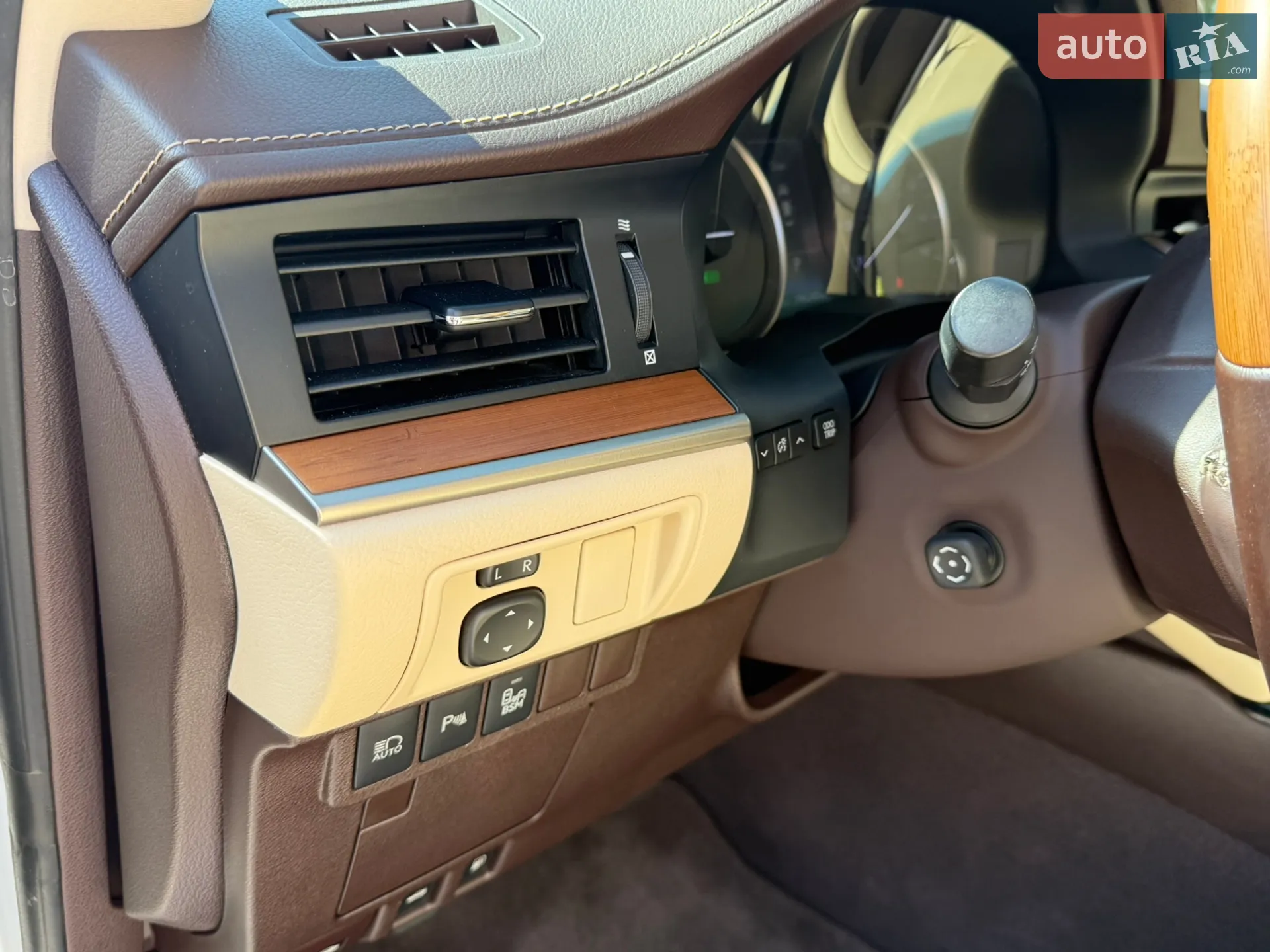 2016 Lexus ES - мініатюра 10