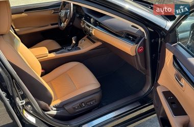 Седан Lexus ES 2016 в Києві