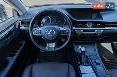 Седан Lexus ES 2018 в Киеве