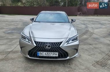 Седан Lexus ES 2022 в Львове