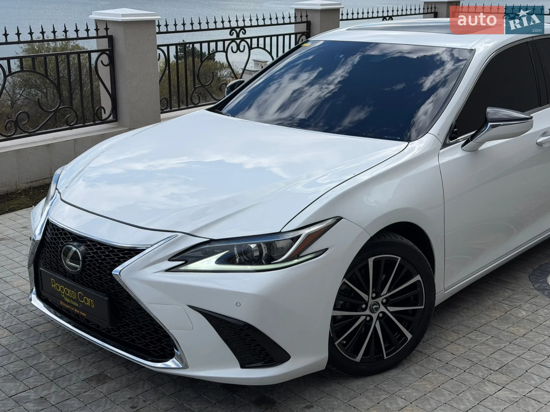 2022 Lexus ES - мініатюра 2