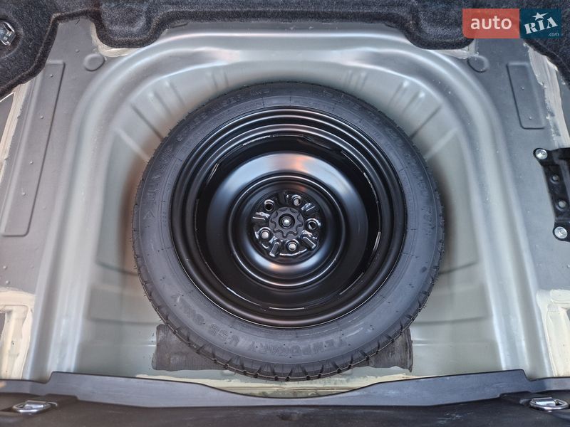 Седан Lexus ES 2015 в Киеве