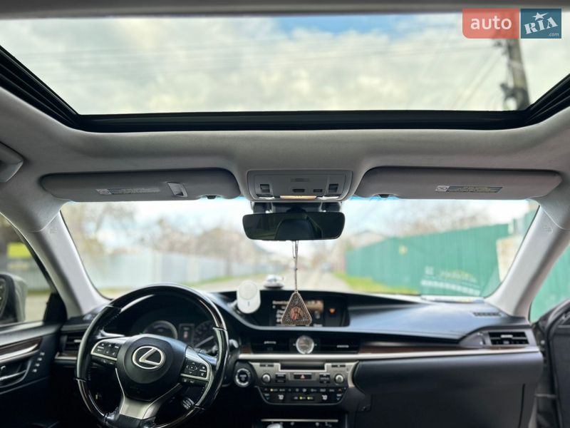 Седан Lexus ES 2017 в Киеве