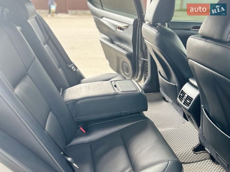Седан Lexus ES 2017 в Киеве