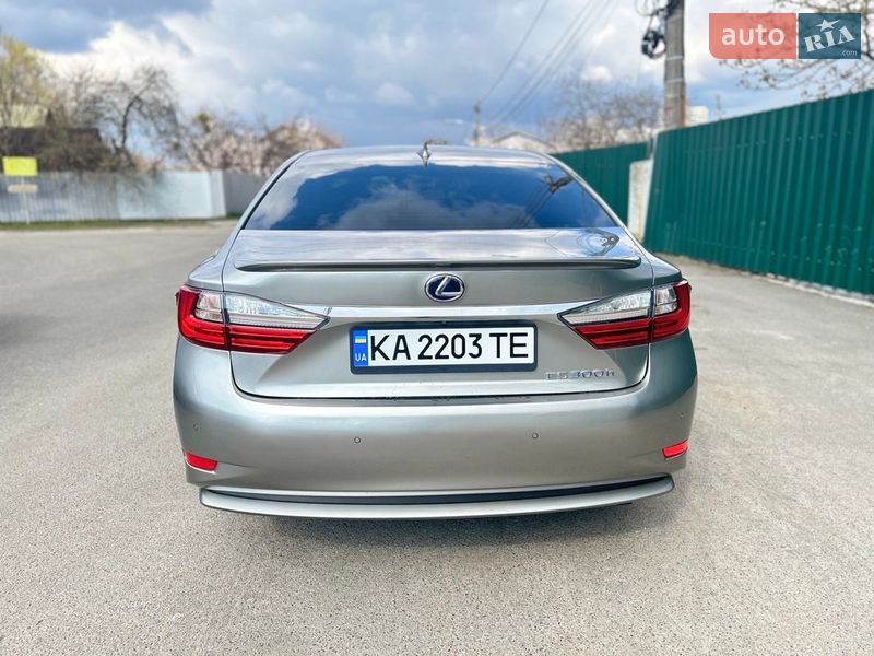 Седан Lexus ES 2017 в Киеве
