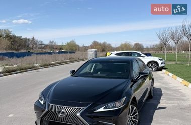 Седан Lexus ES 2019 в Киеве