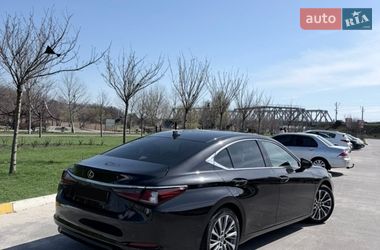 Седан Lexus ES 2019 в Киеве