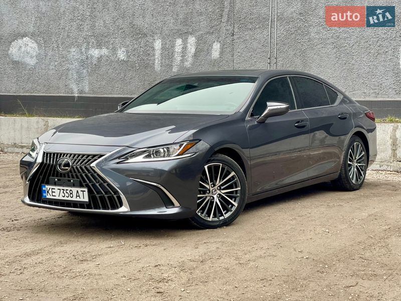 Lexus ES 2022