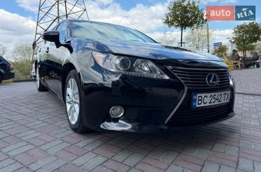 Седан Lexus ES 2012 в Львові