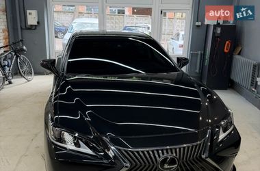 Седан Lexus ES 2020 в Трускавце