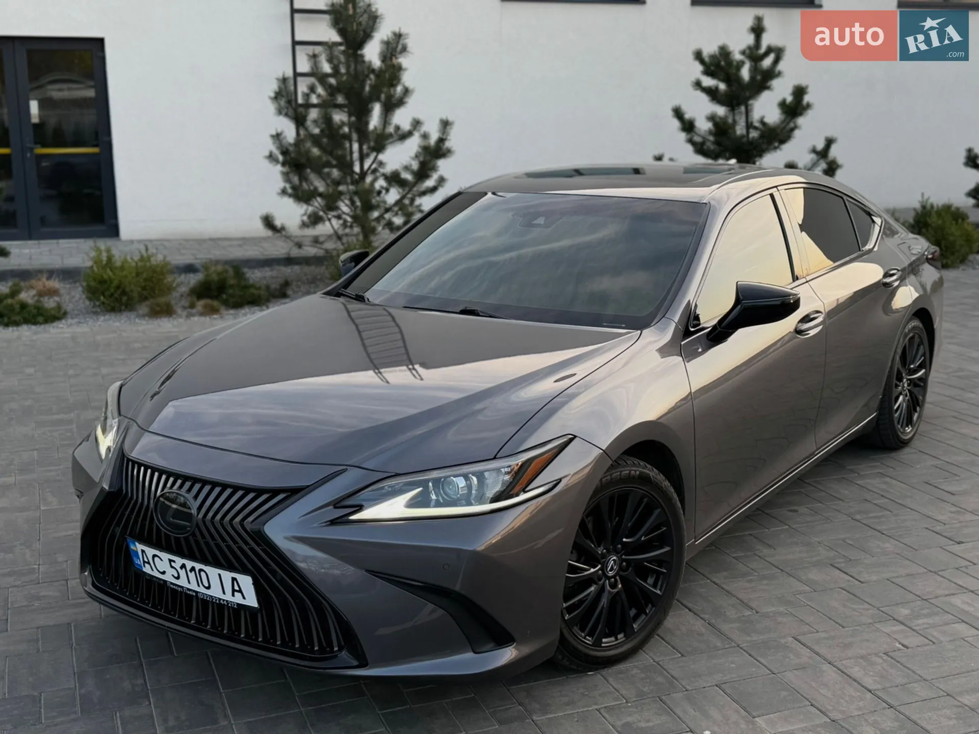 2020 Lexus ES - фото 1