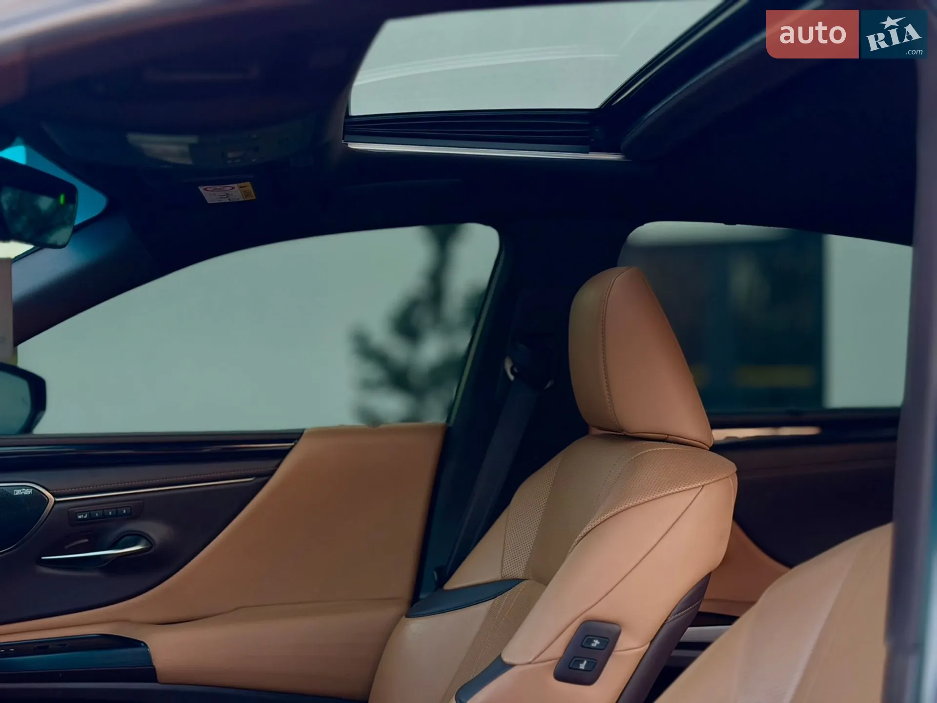 2020 Lexus ES - мініатюра 17