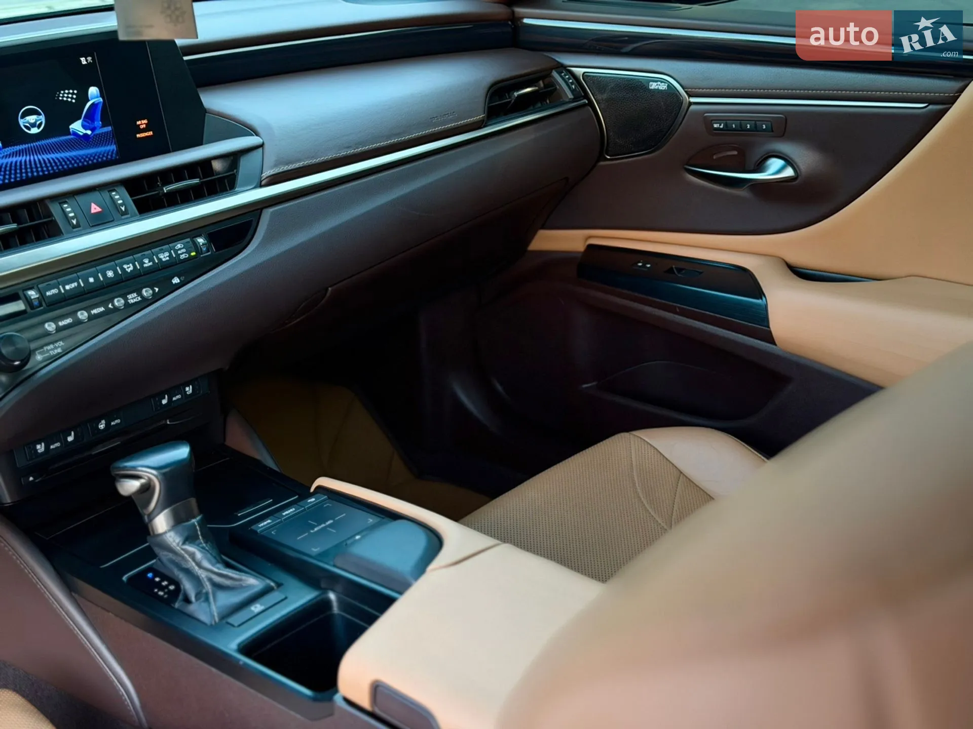 2020 Lexus ES - мініатюра 19