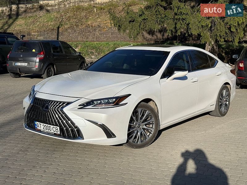 Lexus ES 2019