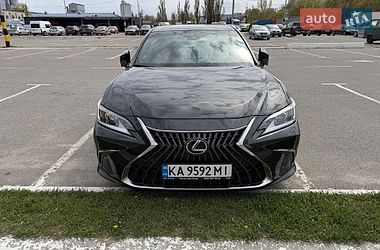 Седан Lexus ES 2023 в Киеве
