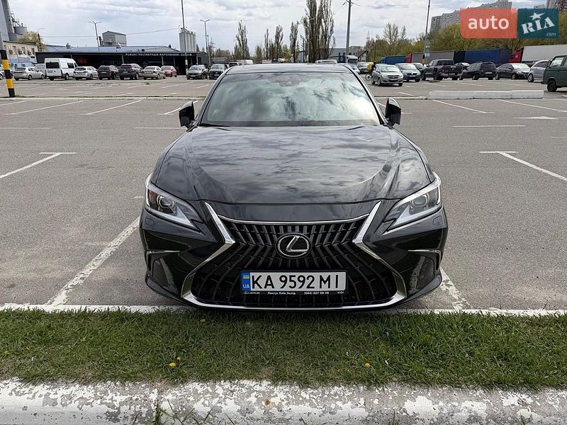 Lexus ES 2023