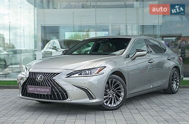 Седан Lexus ES 2021 в Львові