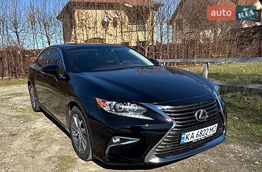 Седан Lexus ES 2017 в Киеве