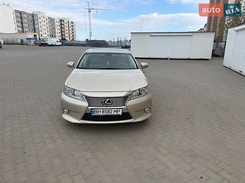 Седан Lexus ES 2015 в Одессе