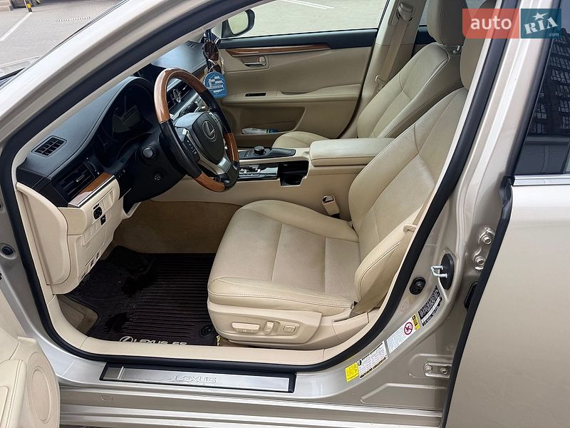 Седан Lexus ES 2015 в Одессе