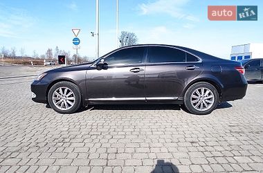 Седан Lexus ES 2011 в Львове