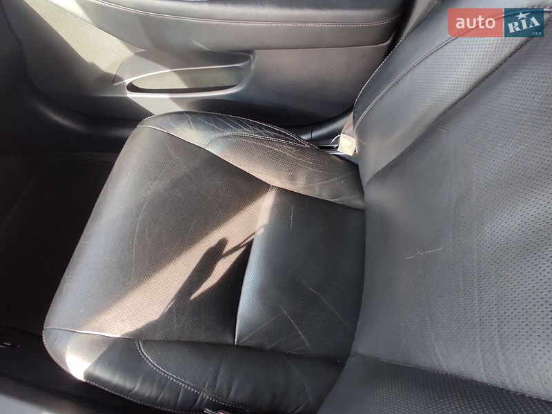 Седан Lexus ES 2011 в Львове