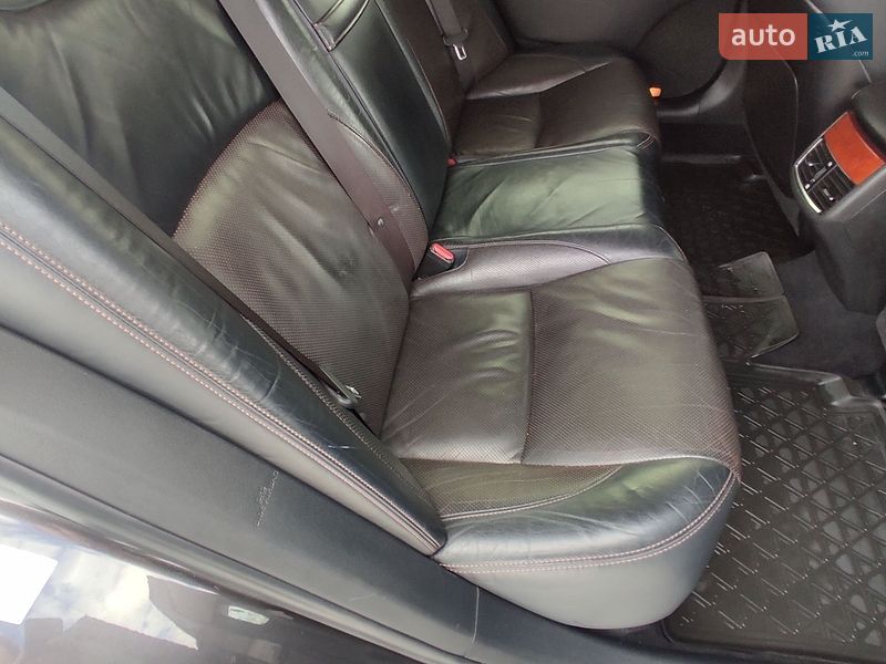 Седан Lexus ES 2011 в Львове