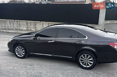 Седан Lexus ES 2011 в Львове