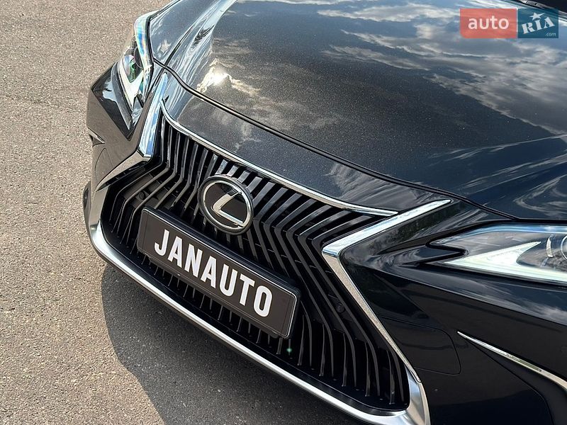 Седан Lexus ES 2019 в Харькове