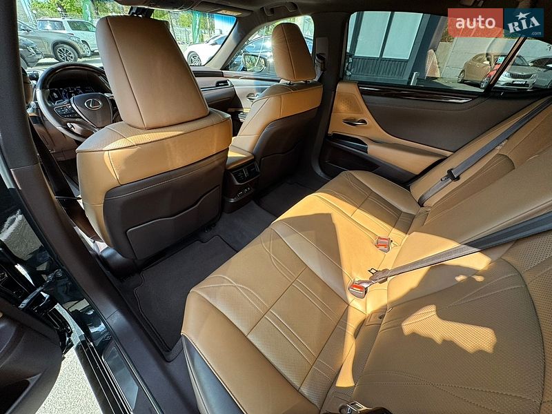 Седан Lexus ES 2019 в Харькове