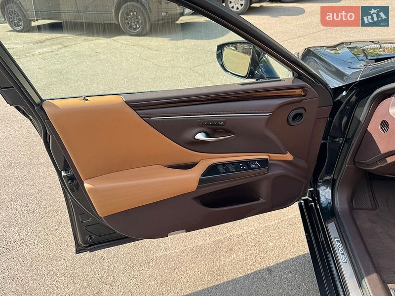 Седан Lexus ES 2019 в Харькове