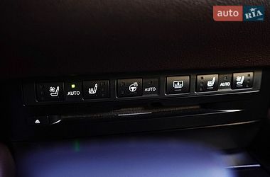 Седан Lexus ES 2019 в Львове