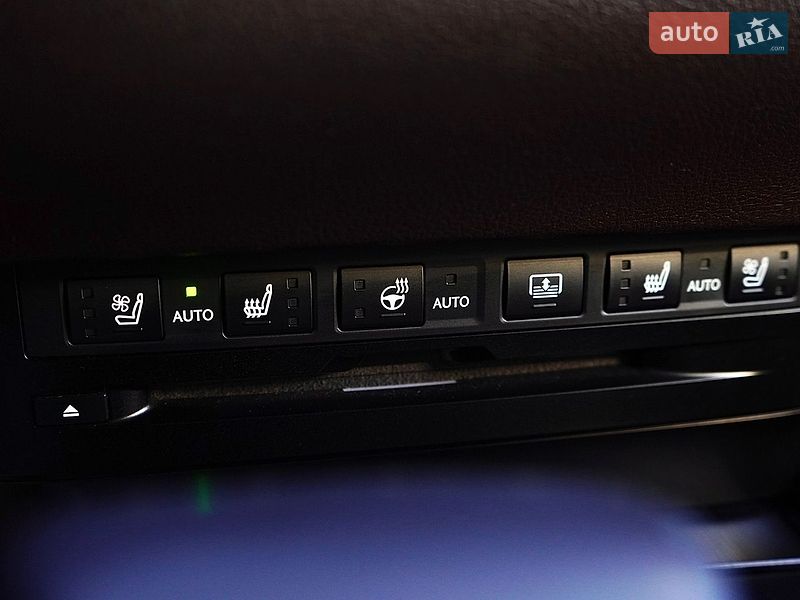 Седан Lexus ES 2019 в Львове
