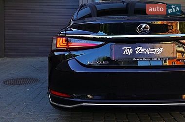 Седан Lexus ES 2019 в Львове