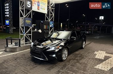 Седан Lexus ES 2015 в Киеве
