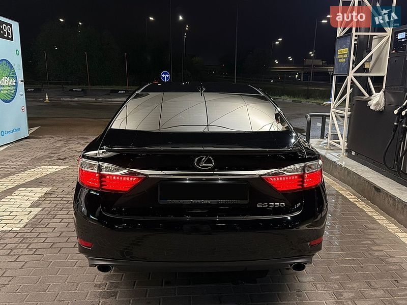 Седан Lexus ES 2015 в Киеве