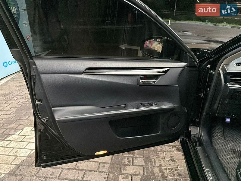 Седан Lexus ES 2015 в Киеве