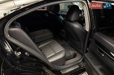 Седан Lexus ES 2015 в Киеве