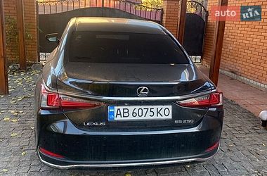 Седан Lexus ES 2019 в Киеве