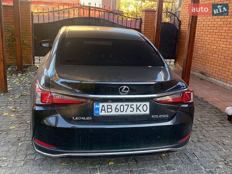 Седан Lexus ES 2019 в Киеве