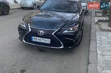 Седан Lexus ES 2019 в Киеве