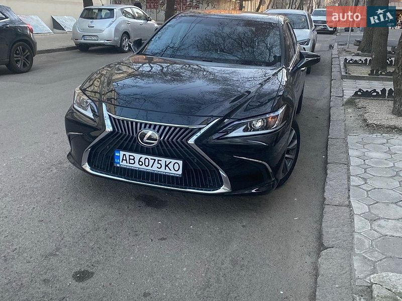Lexus ES 2019