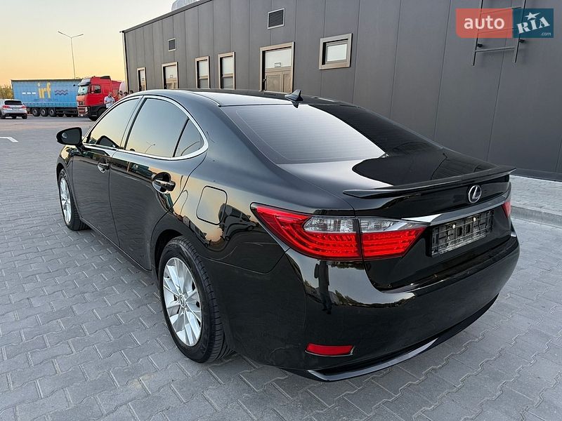 Седан Lexus ES 2013 в Вінниці