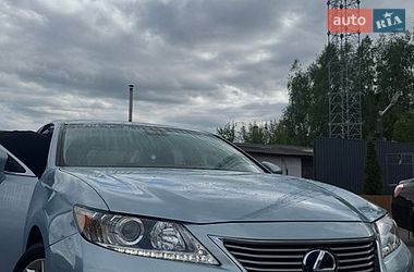 Седан Lexus ES 2012 в Коростене